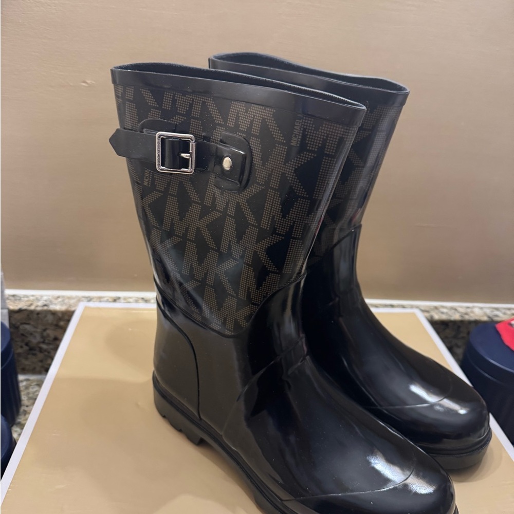 MICHAEL Michael Kors Black Winter Rain Boots